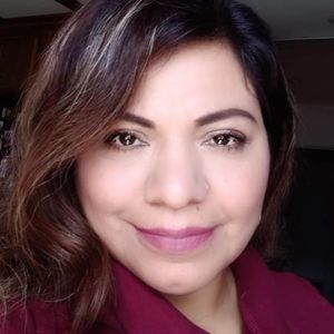 Meet your Posher, Yanira